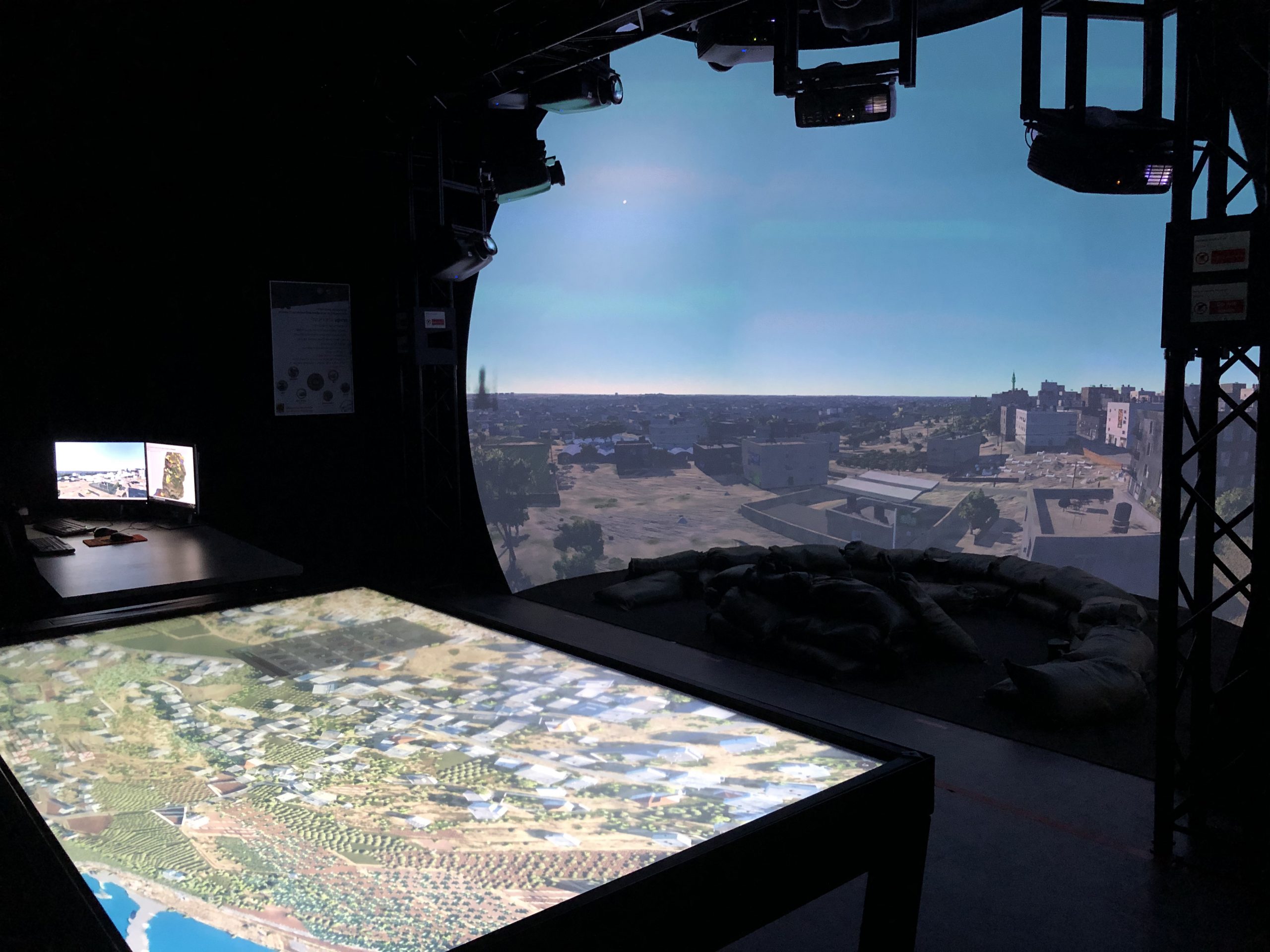 <p>The use of advanced display systems offers better and easier control of scenarios and can serve as a digital sandbox for tactical discussions.</p>
